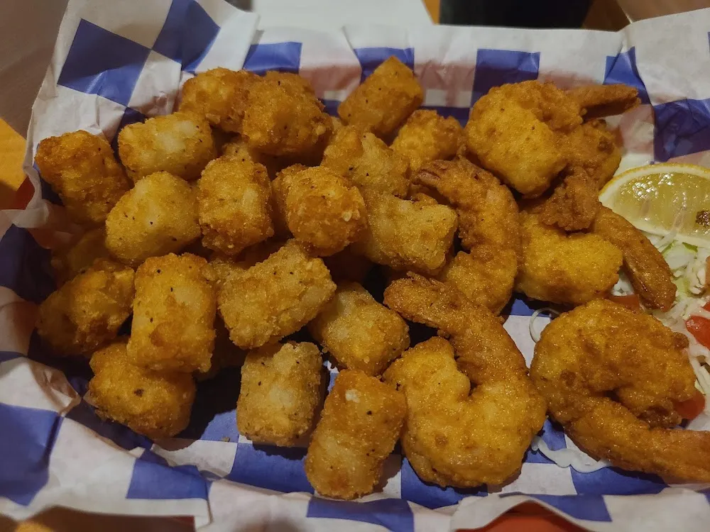 Fried Shrimp Basket w Tater Tots